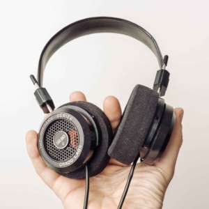 <a style="background-color:black;color:white;text-decoration:none;padding:4px 6px;font-family:-apple-system, BlinkMacSystemFont, "San Francisco", "Helvetica Neue", Helvetica, Ubuntu, Roboto, Noto, "Segoe UI", Arial, sans-serif;font-size:12px;font-weight:bold;line-height:1.2;display:inline-block;border-radius:3px" href="https://unsplash.com/@michaelmroczek?utm_medium=referral&utm_campaign=photographer-credit&utm_content=creditBadge" target="_blank" rel="noopener noreferrer" title="Download free do whatever you want high-resolution photos from Michael Mroczek"><span style="display:inline-block;padding:2px 3px"><svg xmlns="http://www.w3.org/2000/svg" style="height:12px;width:auto;position:relative;vertical-align:middle;top:-1px;fill:white" viewBox="0 0 32 32"><title>unsplash-logo</title><path d="M20.8 18.1c0 2.7-2.2 4.8-4.8 4.8s-4.8-2.1-4.8-4.8c0-2.7 2.2-4.8 4.8-4.8 2.7.1 4.8 2.2 4.8 4.8zm11.2-7.4v14.9c0 2.3-1.9 4.3-4.3 4.3h-23.4c-2.4 0-4.3-1.9-4.3-4.3v-15c0-2.3 1.9-4.3 4.3-4.3h3.7l.8-2.3c.4-1.1 1.7-2 2.9-2h8.6c1.2 0 2.5.9 2.9 2l.8 2.4h3.7c2.4 0 4.3 1.9 4.3 4.3zm-8.6 7.5c0-4.1-3.3-7.5-7.5-7.5-4.1 0-7.5 3.4-7.5 7.5s3.3 7.5 7.5 7.5c4.2-.1 7.5-3.4 7.5-7.5z"></path></svg></span><span style="display:inline-block;padding:2px 3px">Michael Mroczek</span></a>